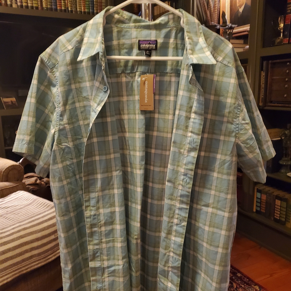 Patagonia Blue / Green and White Plaid Casual Button Down Shirt.. Organic Cotton